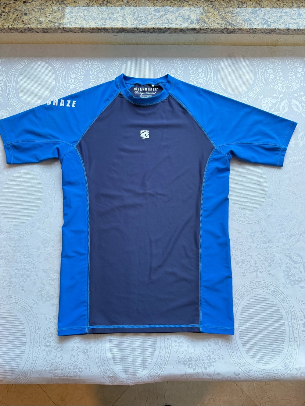 Islandhaze Vintage Coastal Men’s Size L Blue/Navy Short Sleeve Surfing Shirt